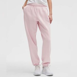 Lululemon Scuba Mid-Rise Oversized Jogger *Regular
Pink Haze Size Large